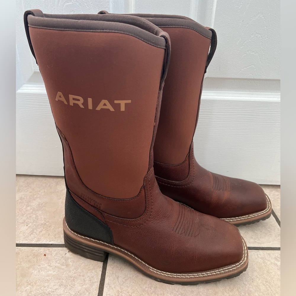 Ariat 10014064 hybrid all weather boots, never worn